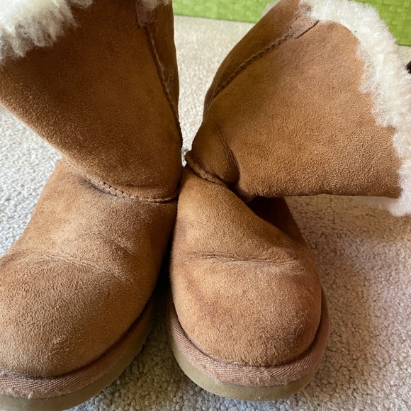 button  Uggs - Picture 6 of 6